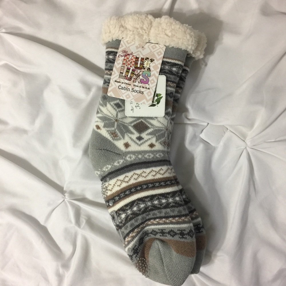 BRAND NEW Muk Luks Cabin Socks